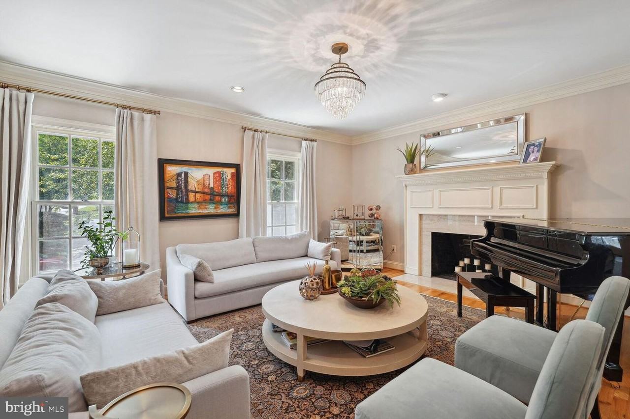 6207 Winnebago Rd - Photo 3 of 36