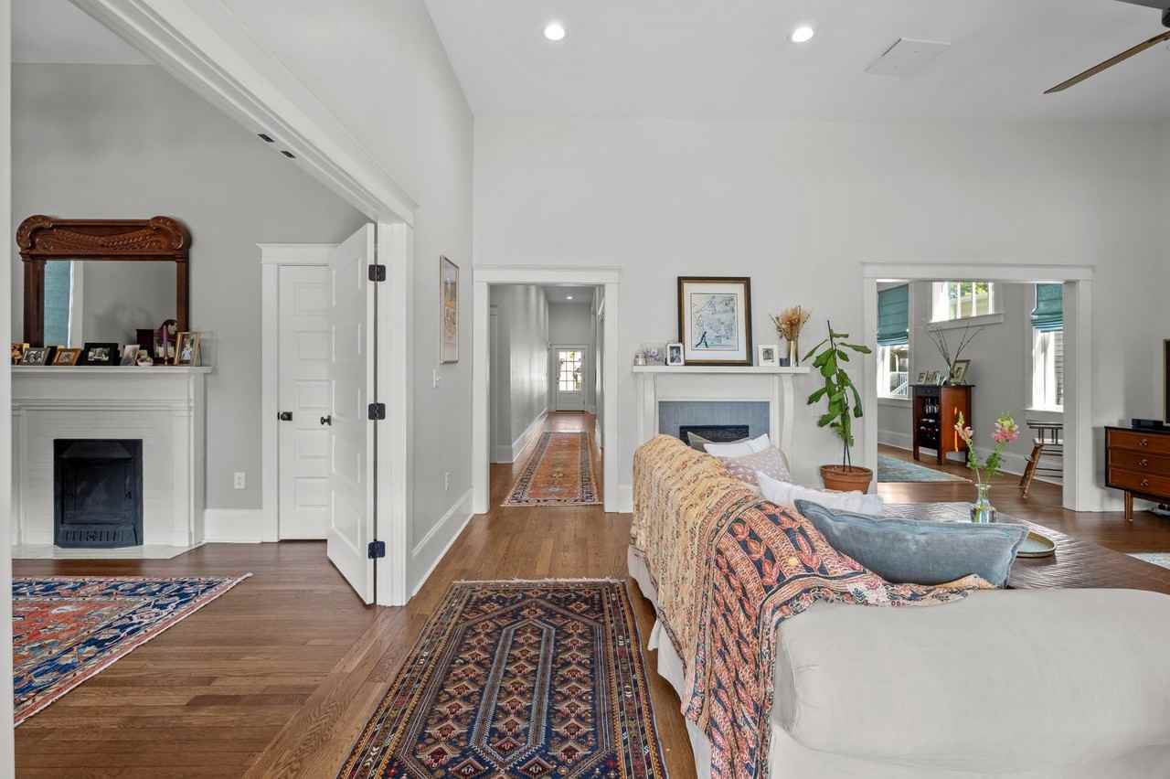 831 N Mangum St - Photo 3 of 50