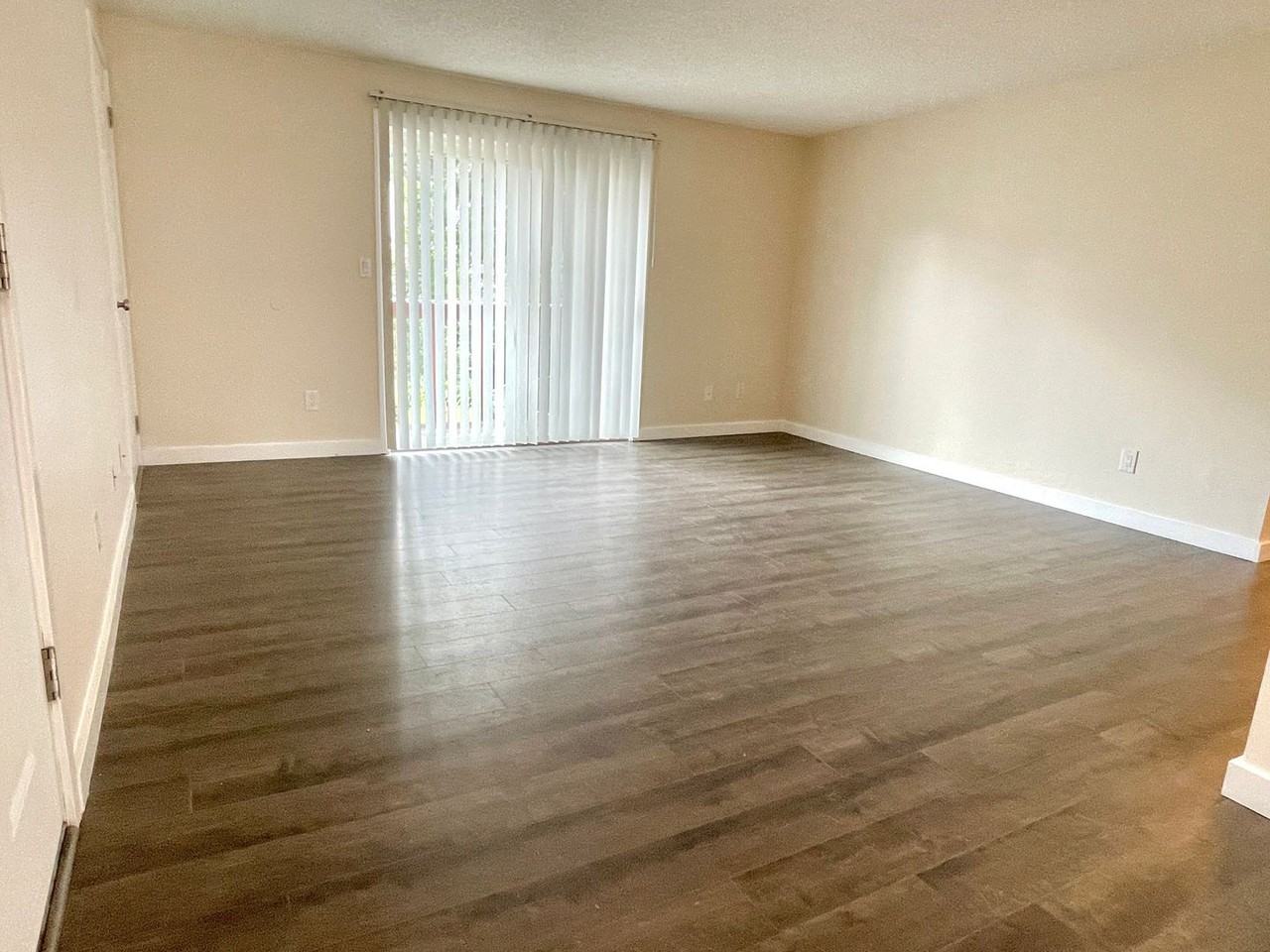 16825 Se Powell Blvd - Photo 3 of 18