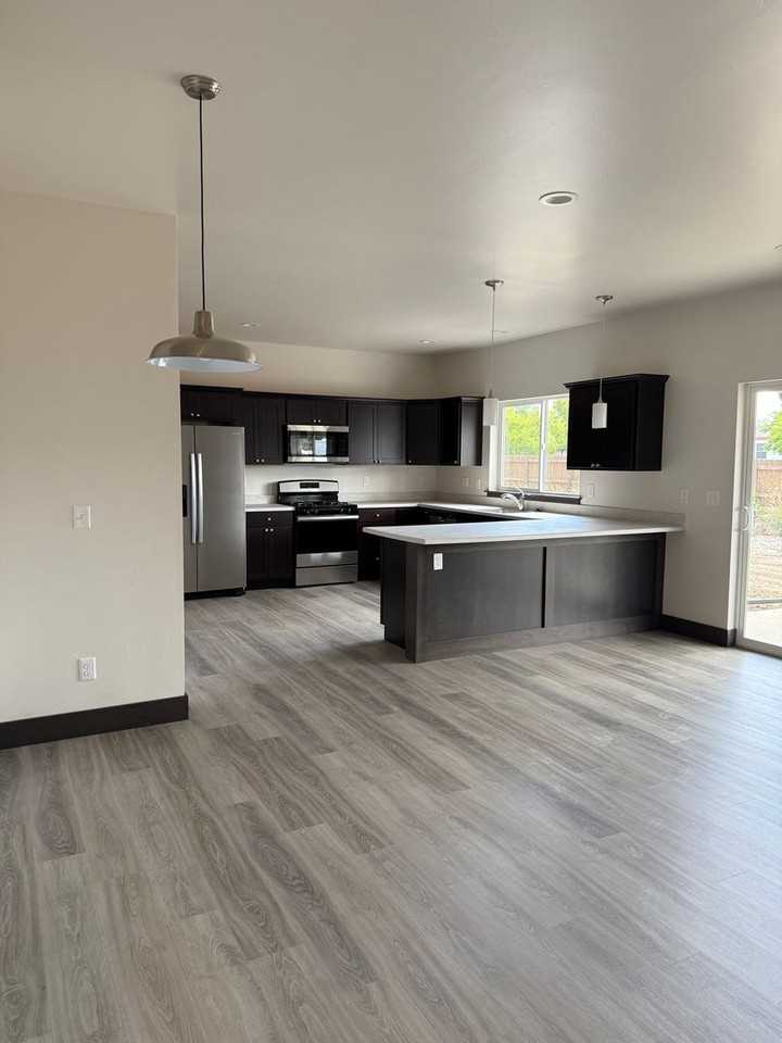 2104 Windjammer Way - Photo 3 of 10