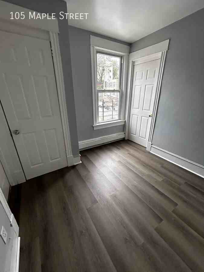 105 Maple St - Photo 4 of 6