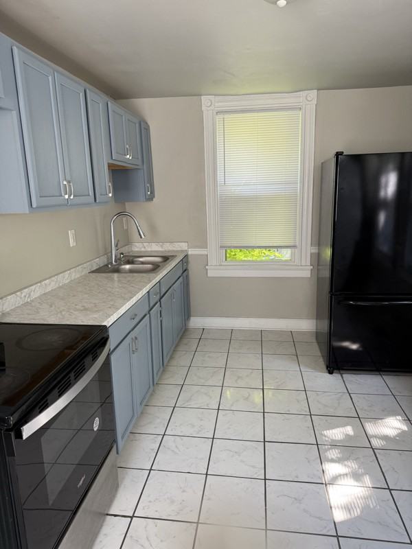 901 N 27th St #1 - Photo 7 of 9