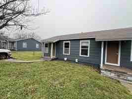 featured image of 304 W Lincoln Ave