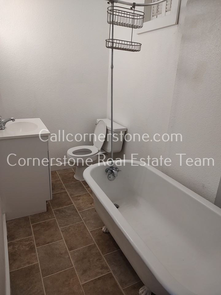 208 East Uintah Street (RW) - Photo 3 of 11