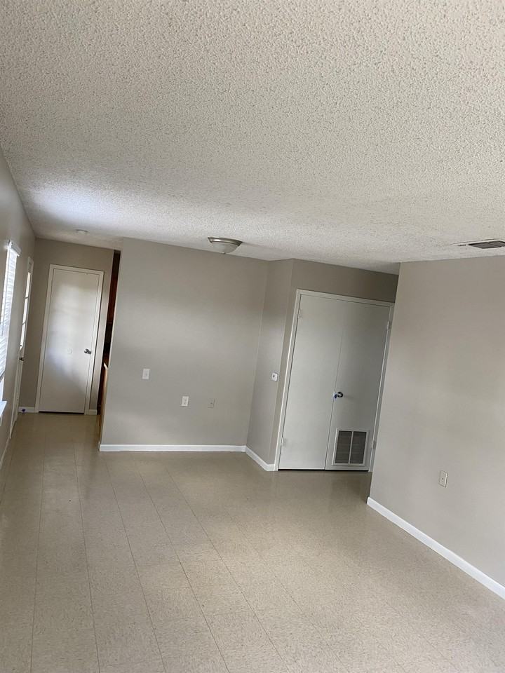 401 Lange Road - Photo 3 of 39
