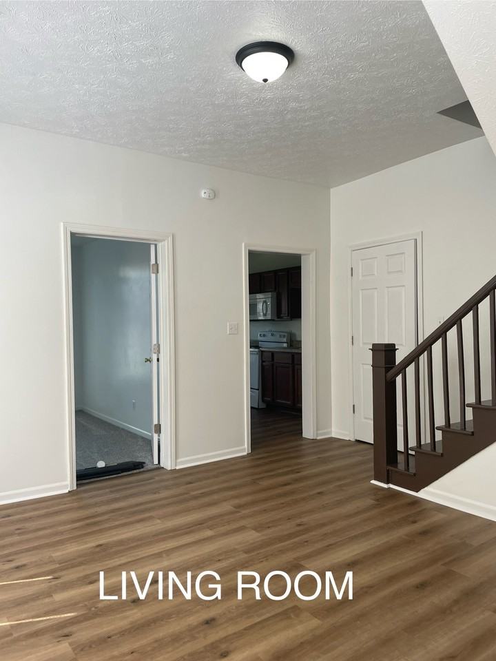 AND: 13th: 219: Duplex - Photo 6 of 38