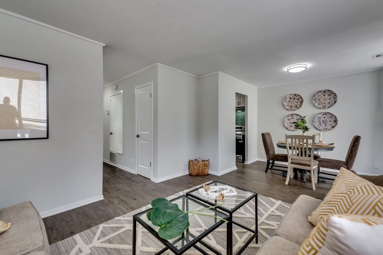 Macon - Photo 3 of 50