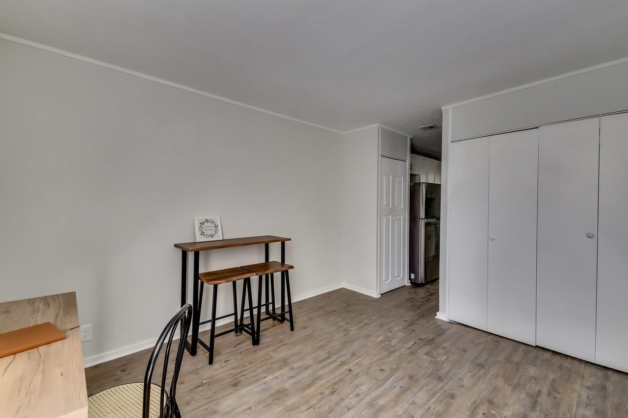 Macon - Photo 5 of 50