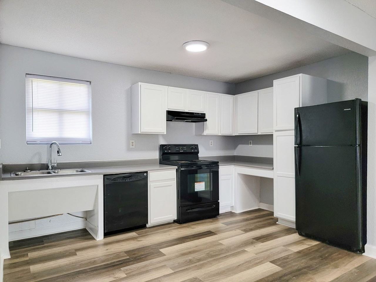 Spring Landing - Photo 5 of 28