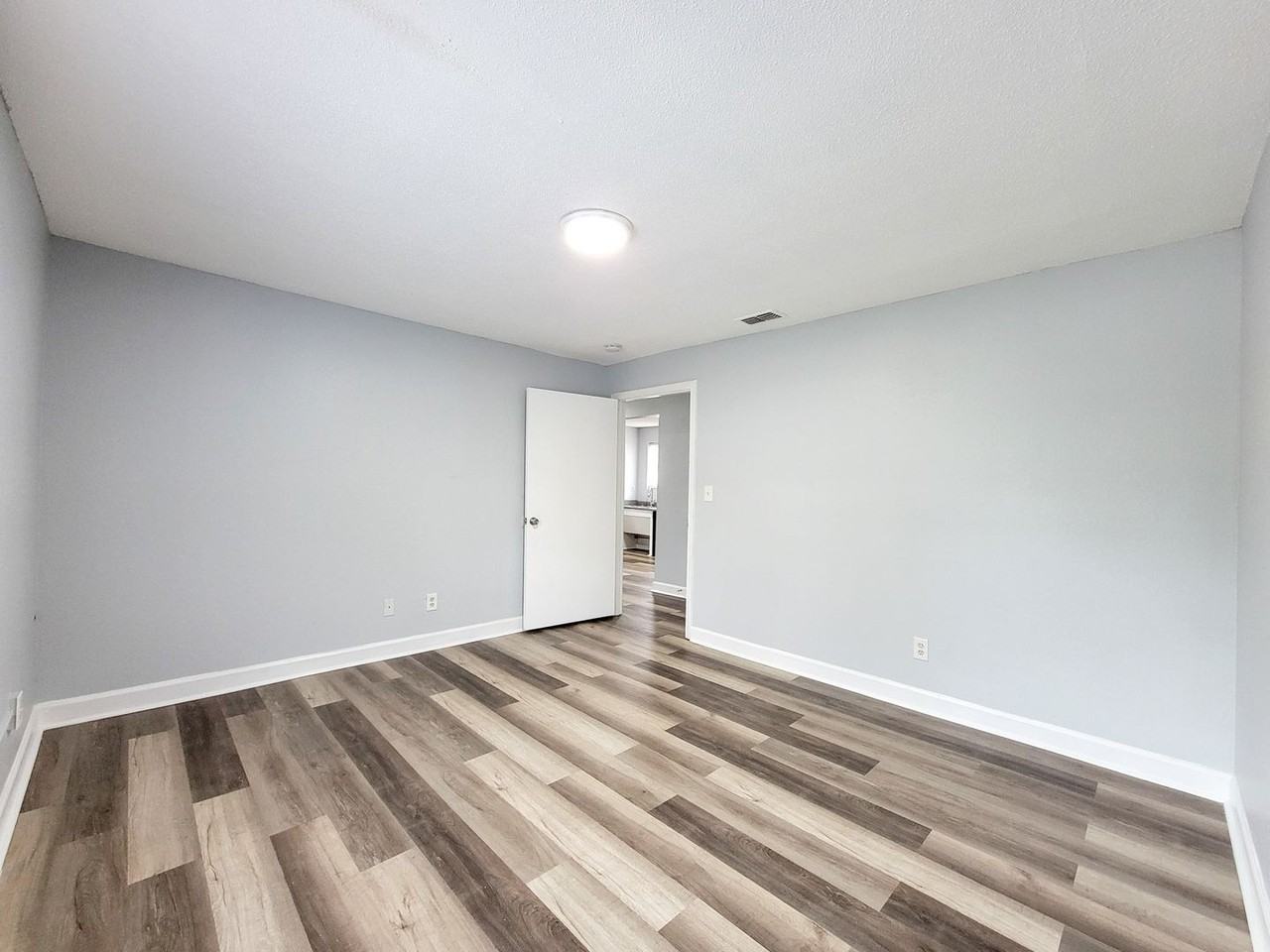 Spring Landing - Photo 7 of 28