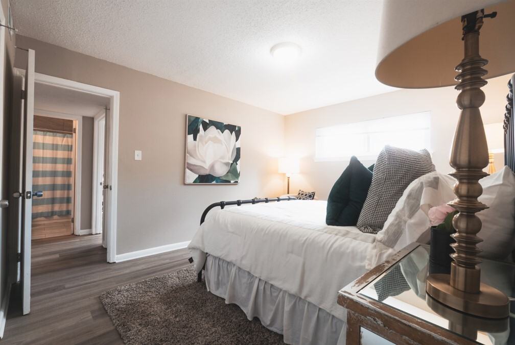 Bridgeport Manor - Photo 4 of 24