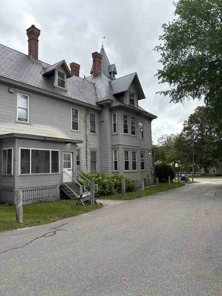 879-881 Main st - Photo 2 of 24