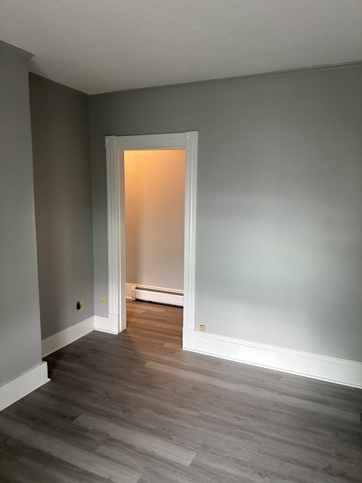 879-881 Main st - Photo 7 of 24