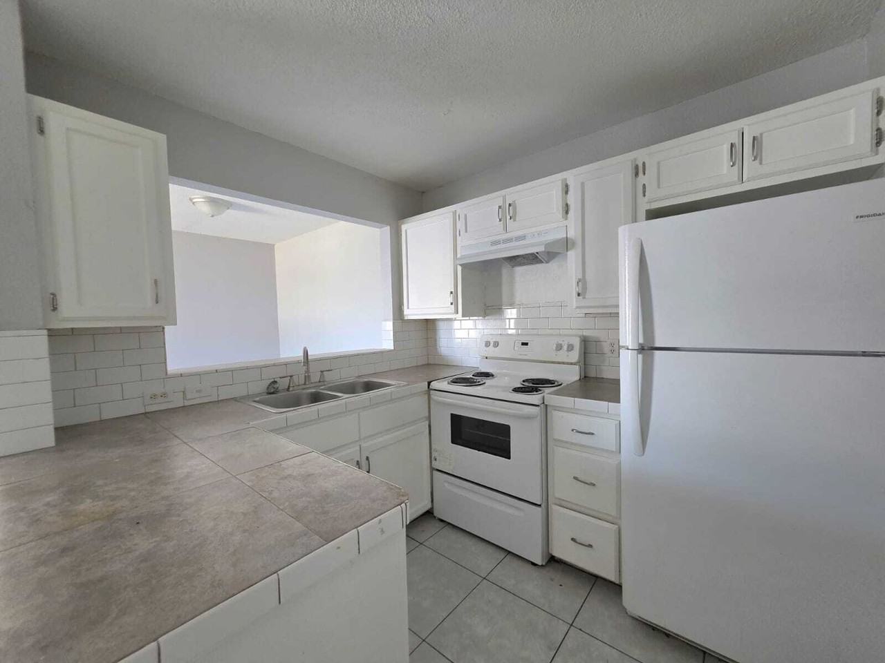 6200 North 11th Street - Photo 3 of 28