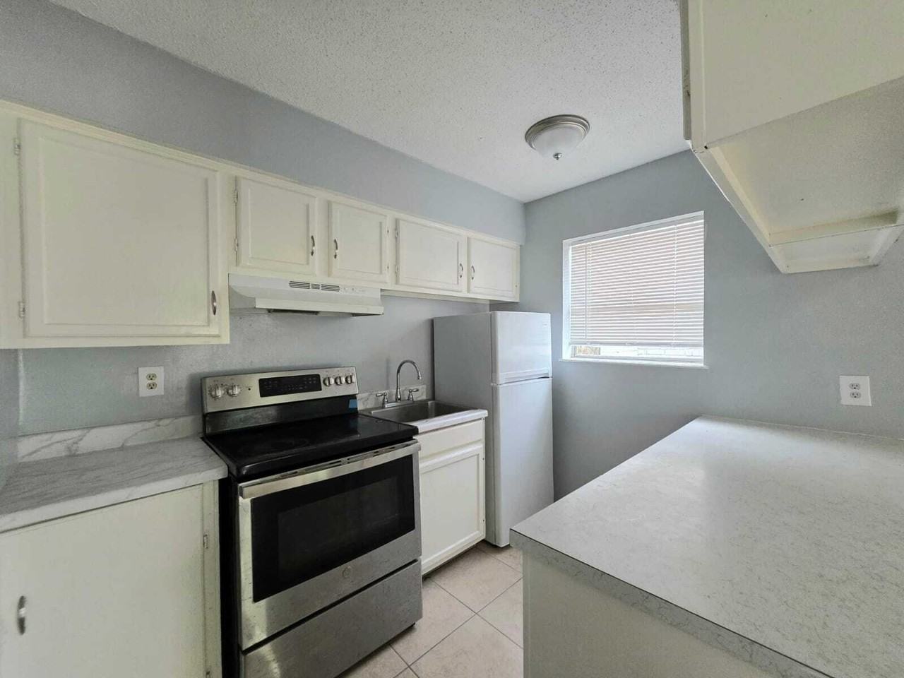 6300 North 11th Street - Photo 3 of 50