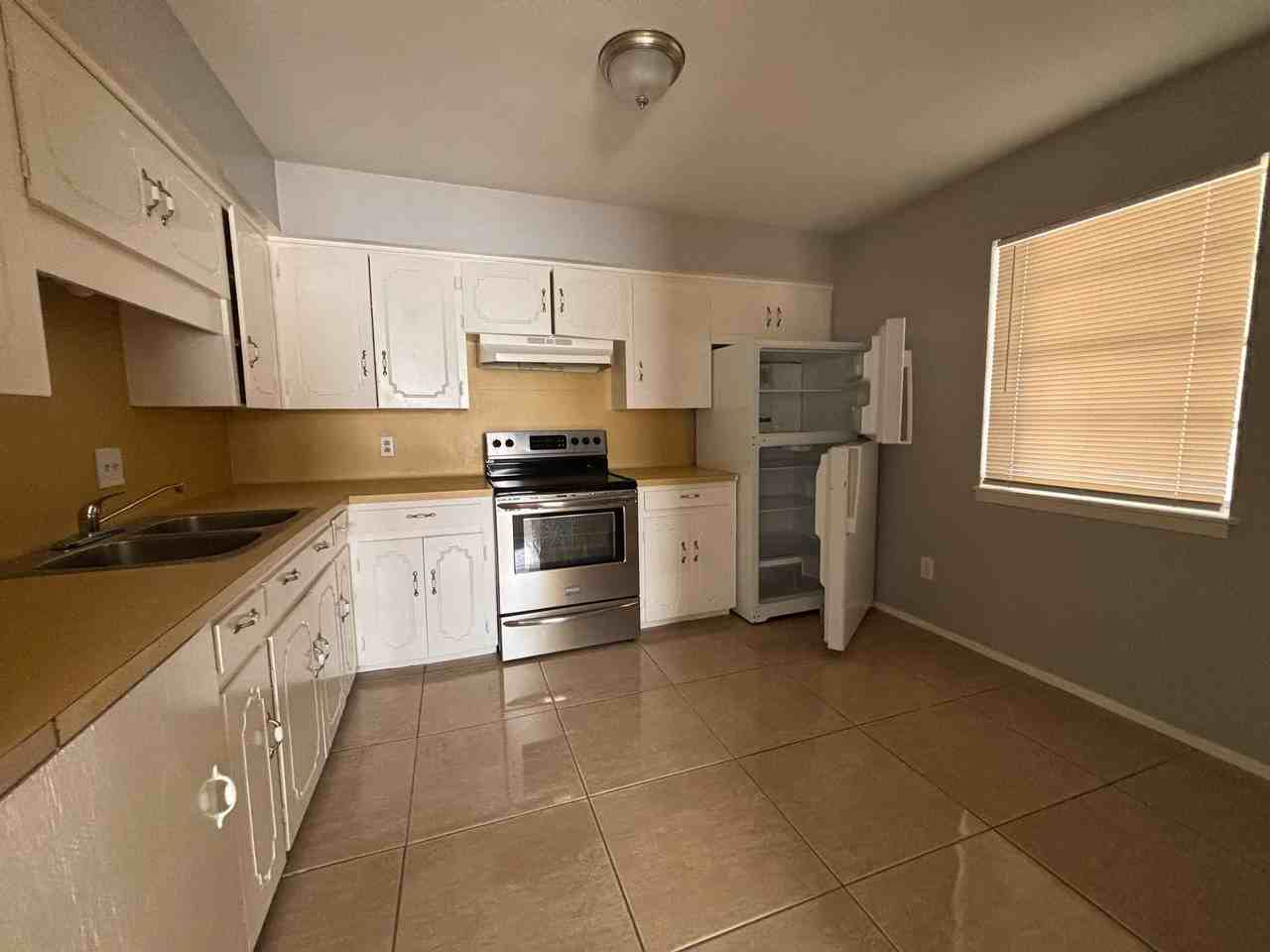 6220 North 11th Street - Photo 4 of 11