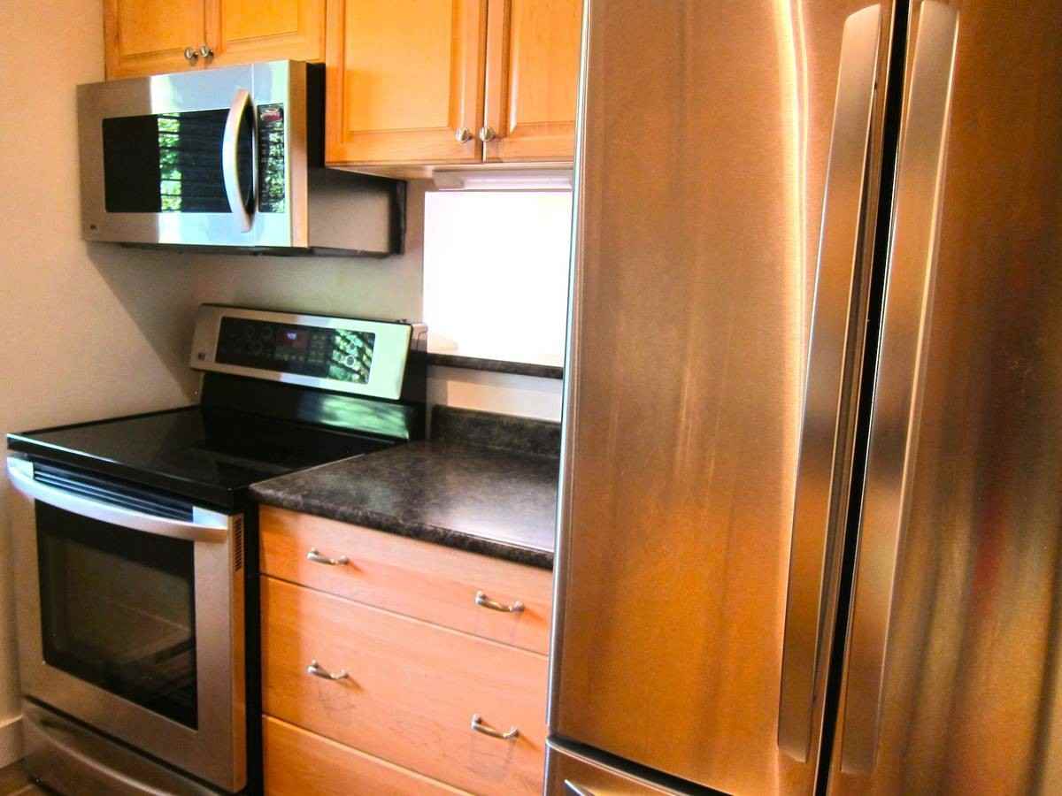 1690 Augusta Avenue - Photo 3 of 10