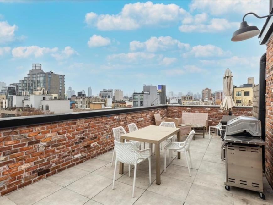 42 Devoe Street - Photo 6 of 8