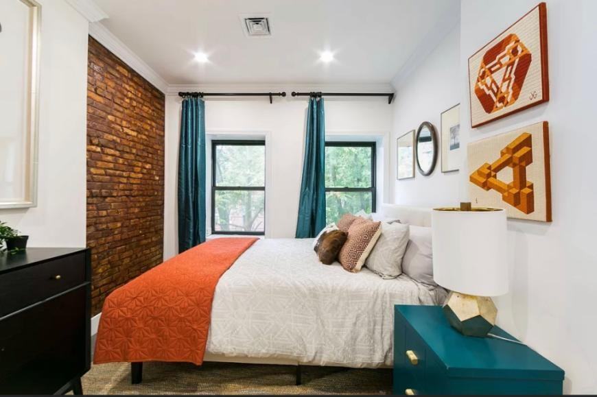 578 Quincy Street - Photo 3 of 4