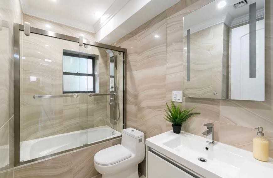 578 Quincy Street - Photo 4 of 4