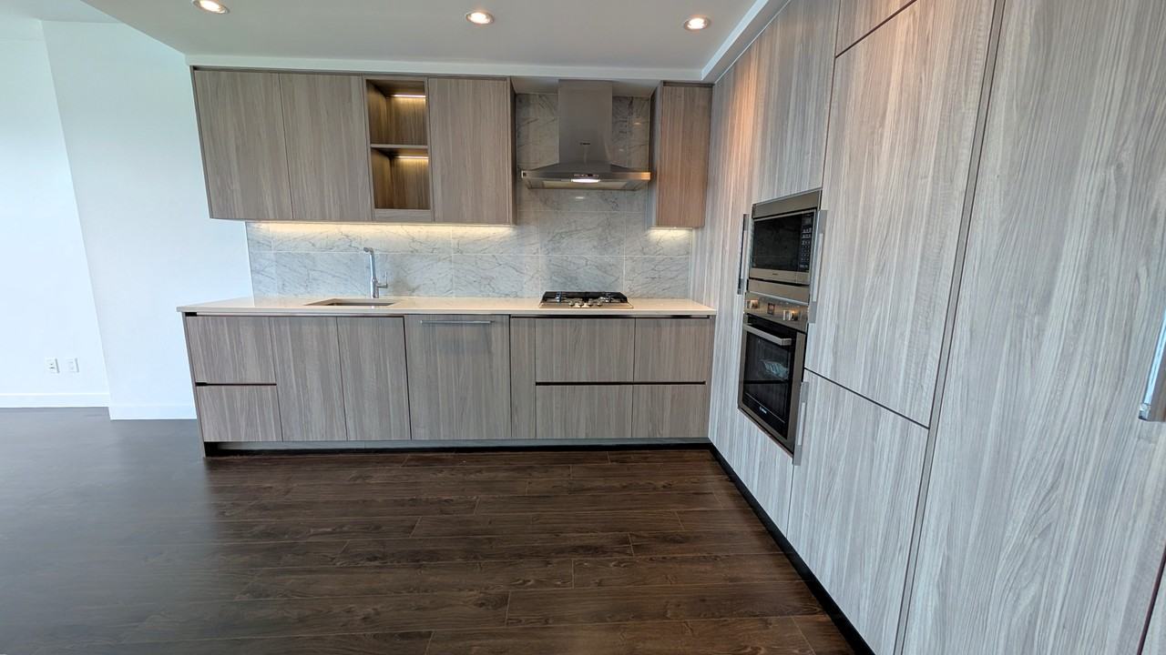 4720 Lougheed Highway - Photo 2