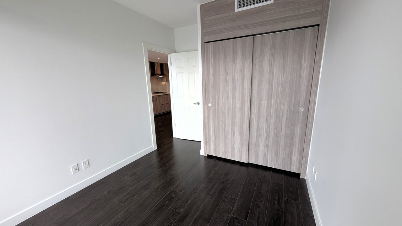 4720 Lougheed Highway - Photo 12