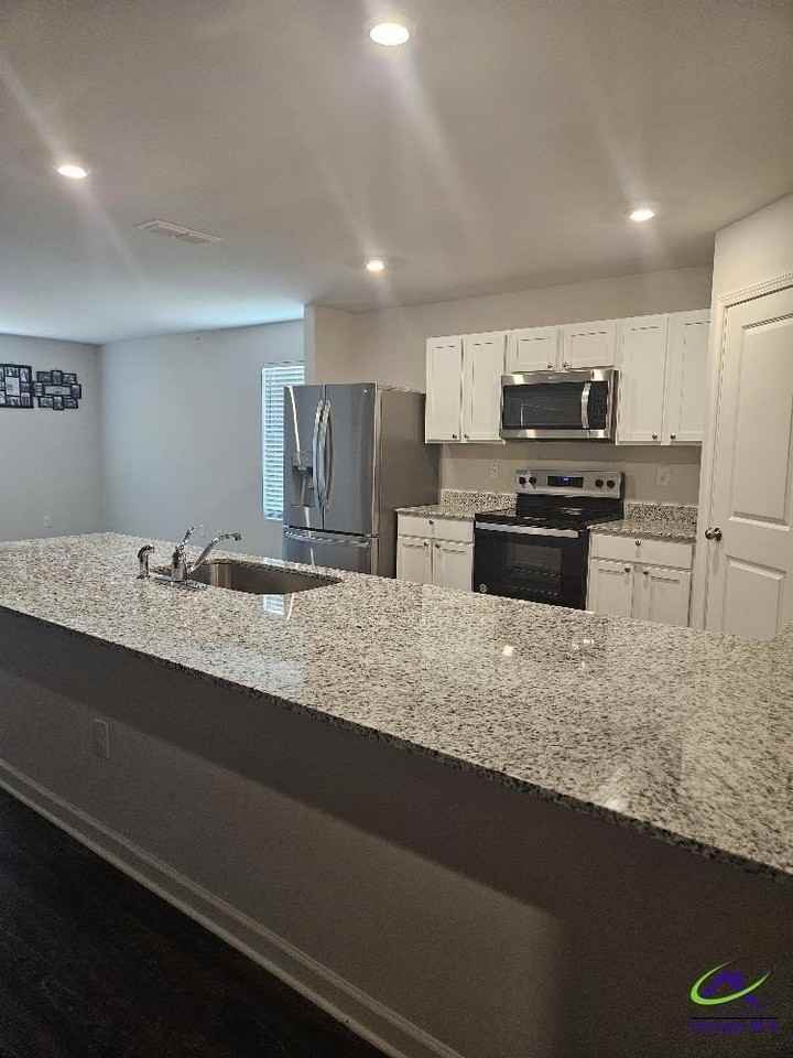 328 Shady Ln - Photo 2 of 14