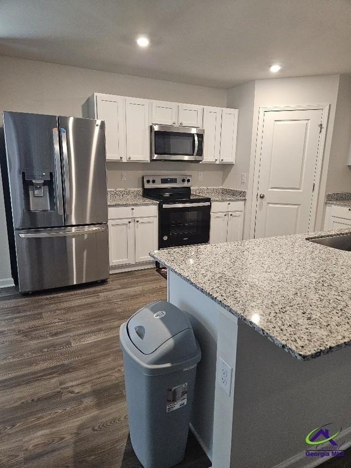 328 Shady Ln - Photo 3 of 14