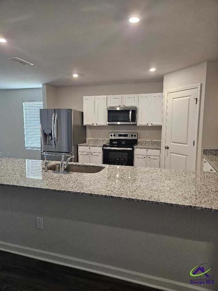 328 Shady Ln - Photo 6 of 14