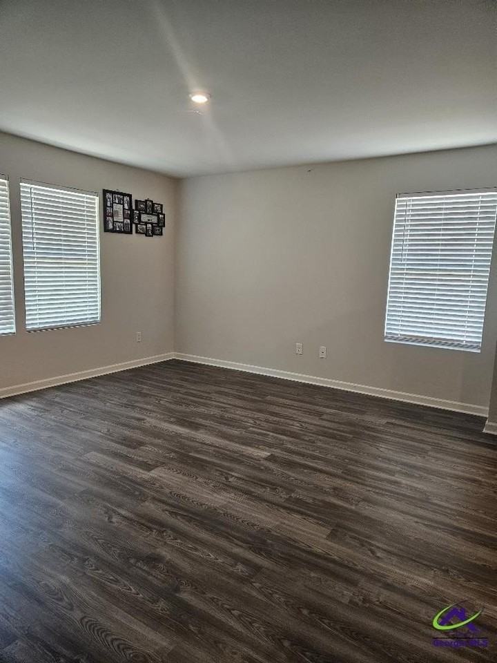 328 Shady Ln - Photo 7 of 14