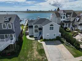 featured image of 540 W Shore Dr
