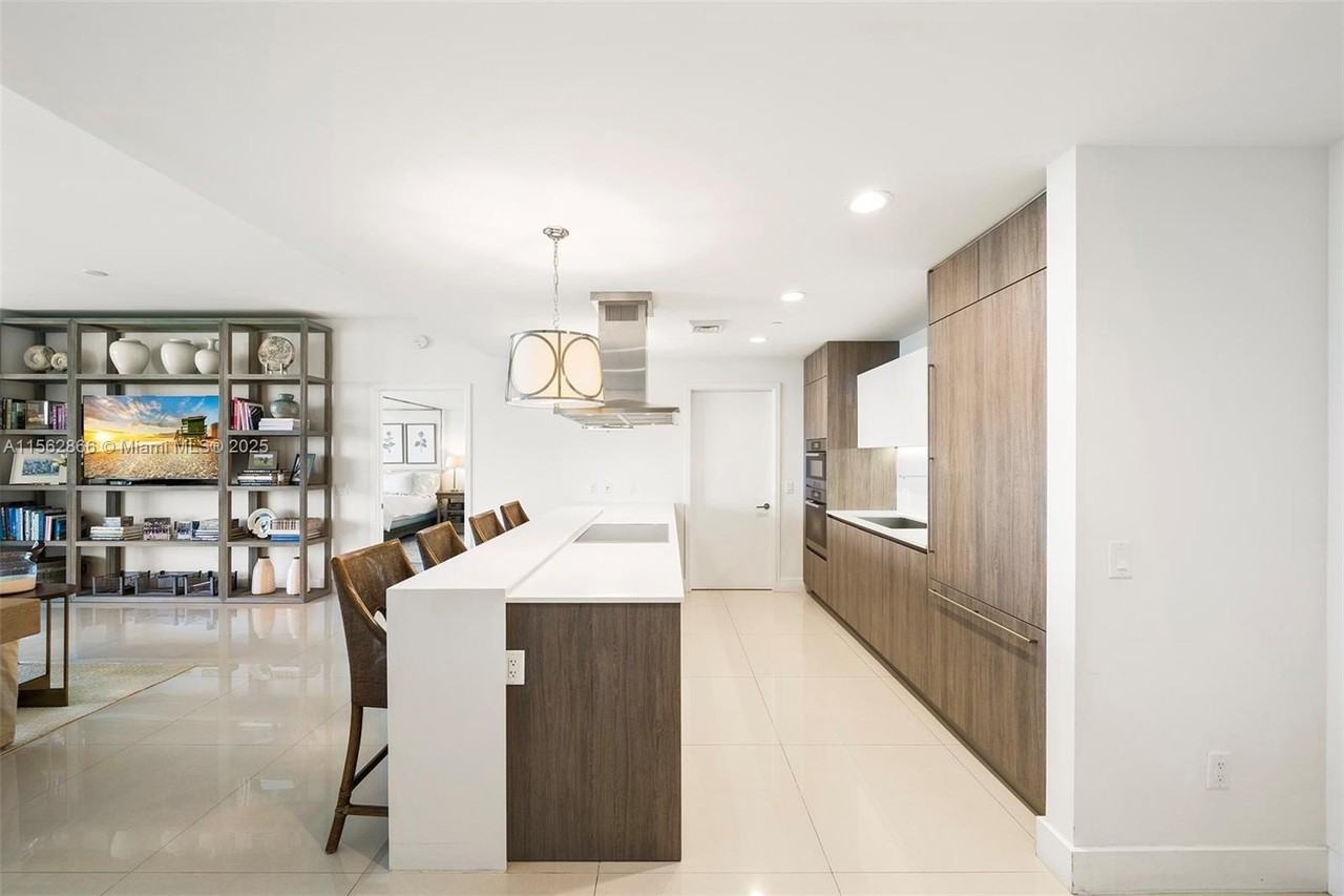 360 Ocean Dr #905S - Photo 7 of 44