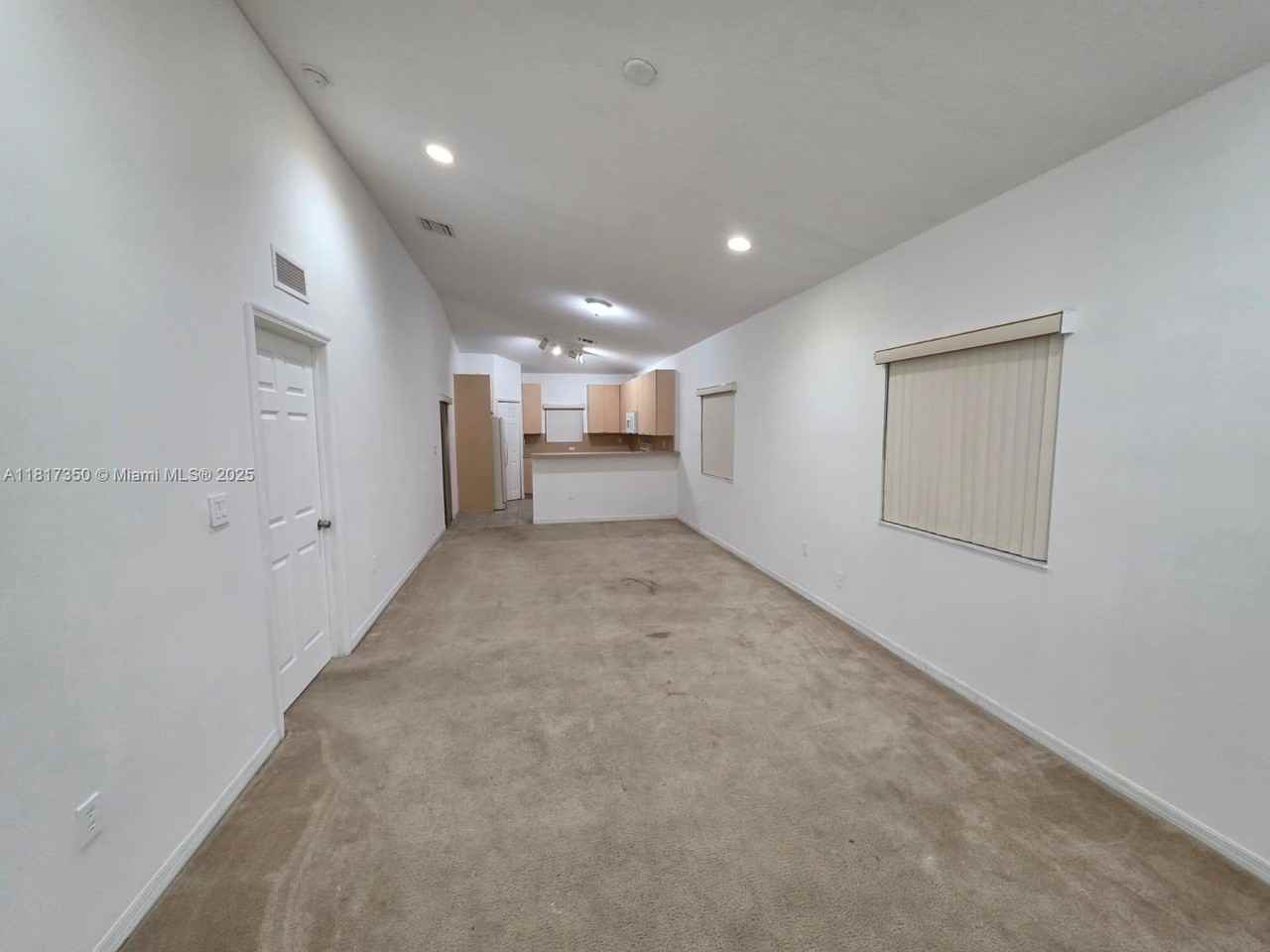 3251 Northeast 11th Drive #3251 - Photo 6 of 10