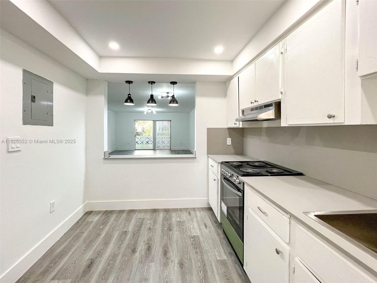 2005 Sans Souci Blvd #107 - Photo 4 of 9