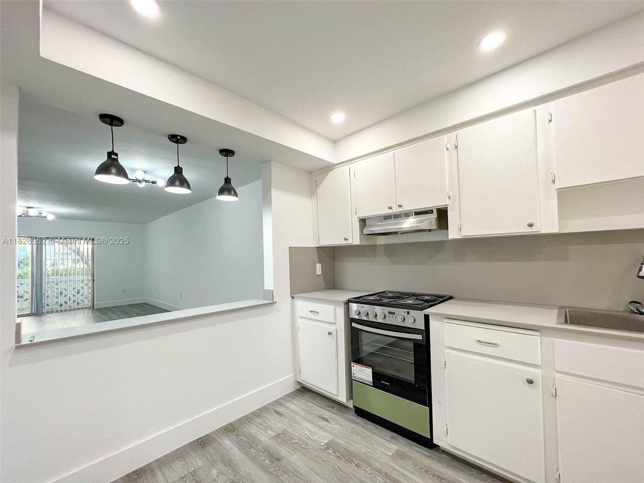 2005 Sans Souci Blvd #107 - Photo 5 of 9