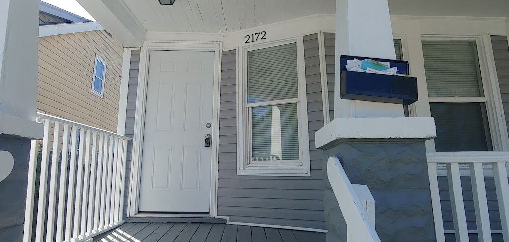 2172 W Forest Home Ave - Photo 2 of 8