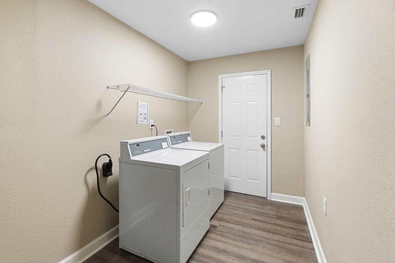 Botany Ct - Photo 6 of 13