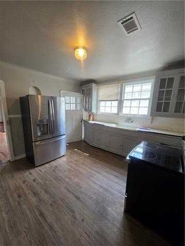 2520 Leonidas St - Photo 4 of 8