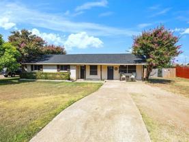 513 Bluebonnet Ln - Photo 1 of 1