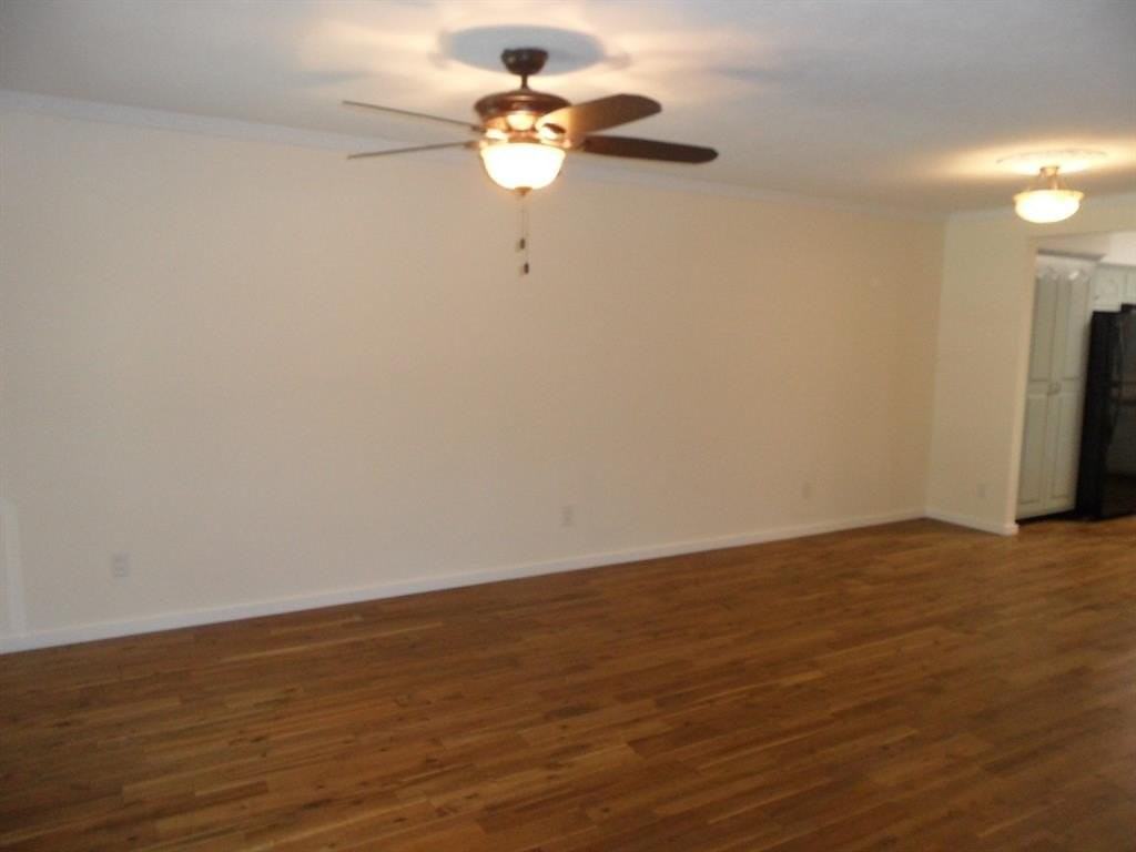 7035 Kingsbury Dr - Photo 3 of 12