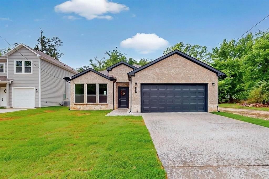 415 Martin Luther King Jr Dr - Photo 2 of 39