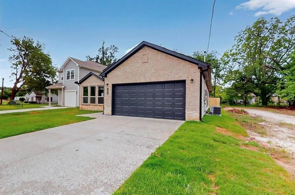 415 Martin Luther King Jr Dr - Photo 3 of 39