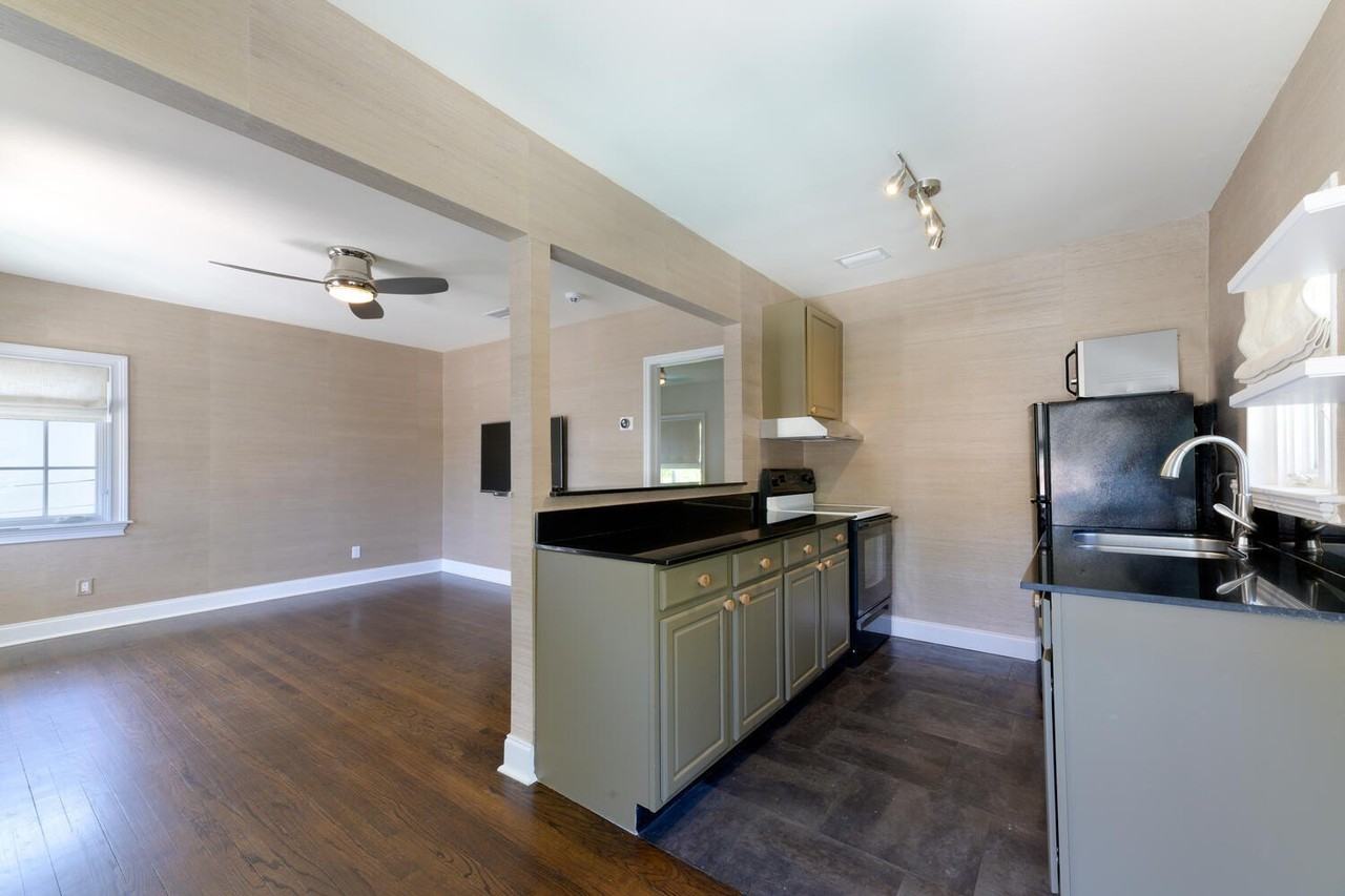 123 N Palmway - Photo 4 of 14