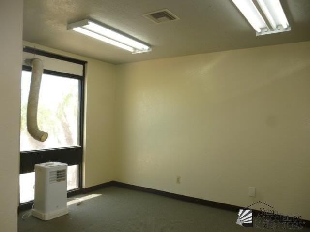 642 E 39th Pl - Photo 5 of 39