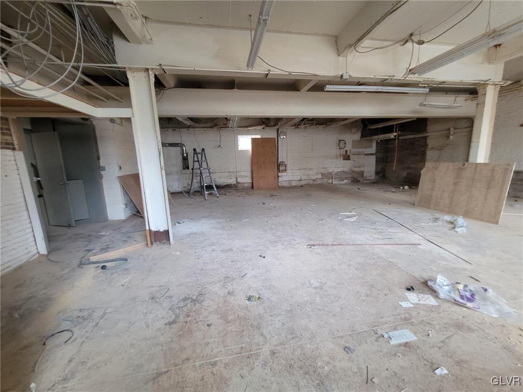 207 W Turner St - Photo 2 of 4