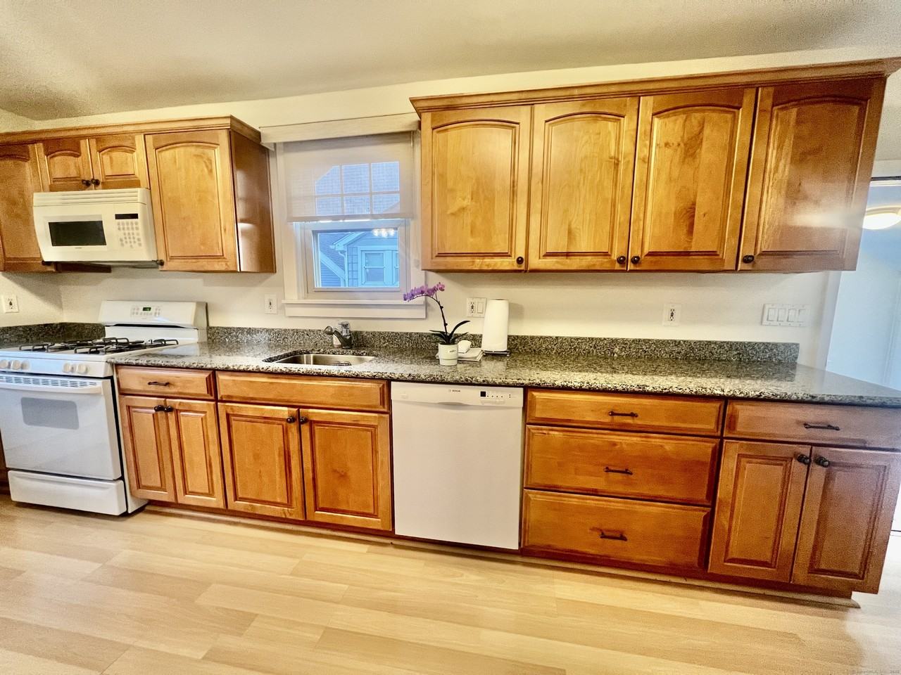 80 Josephine Evaristo Ave - Photo 5 of 26