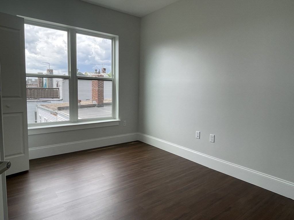 205 Maverick St #413 - Photo 6 of 9