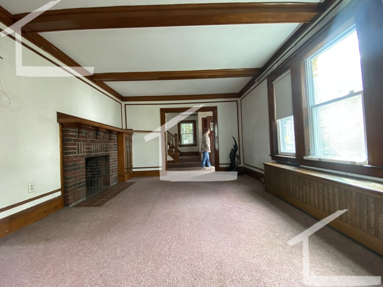 25 Embassy Rd - Photo 4 of 22