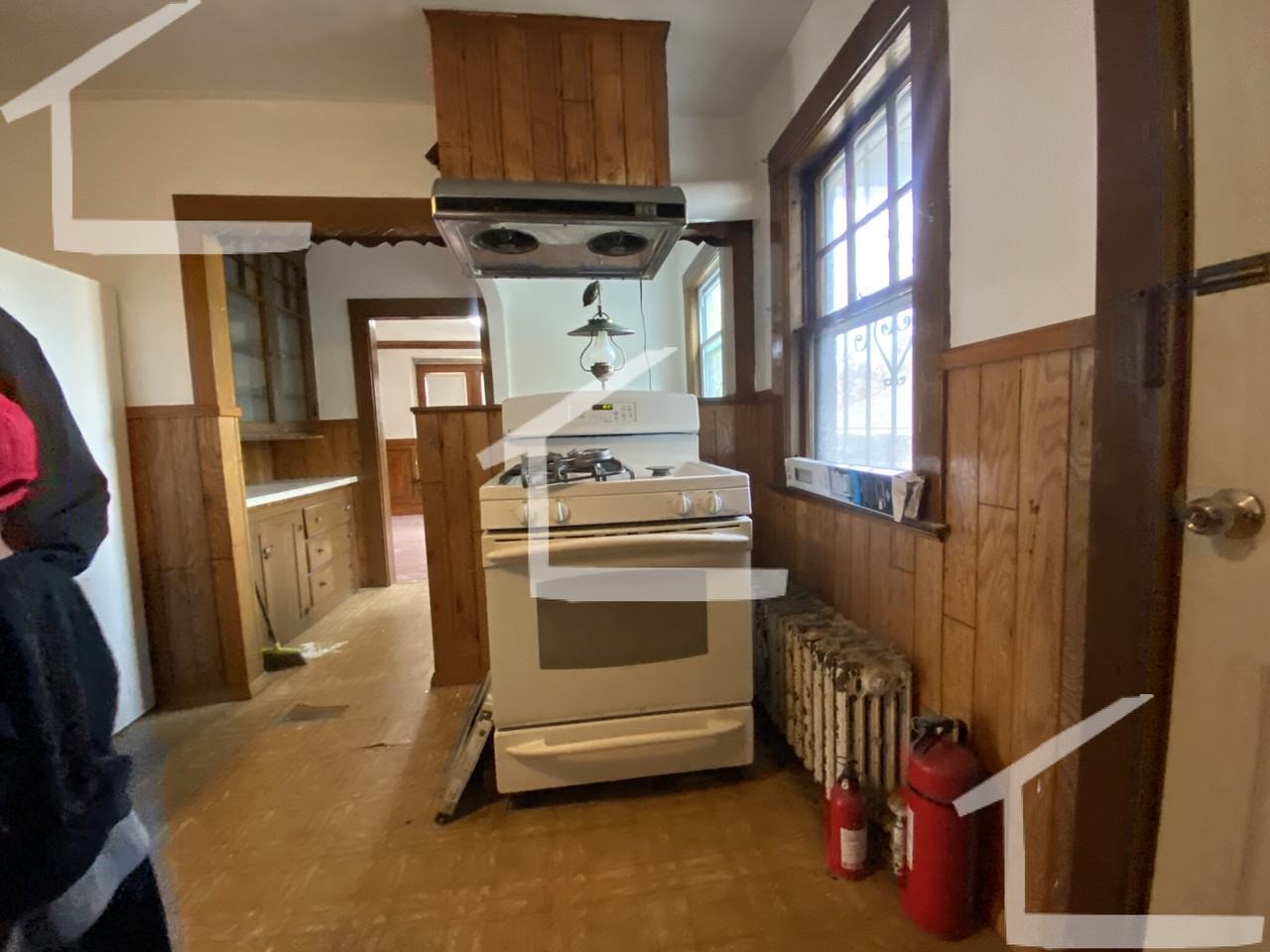 25 Embassy Rd - Photo 6 of 22