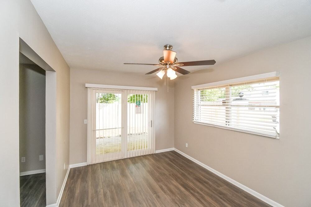 5942 Jaguar Dr W - Photo 7 of 16